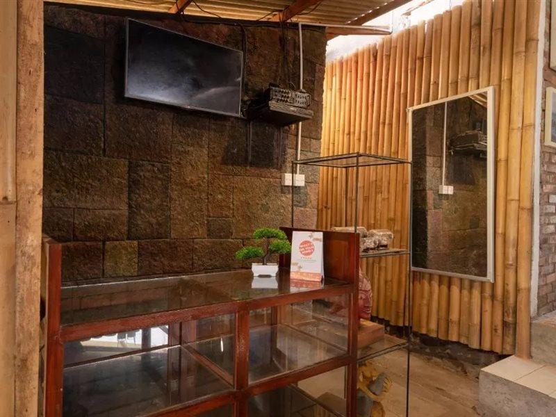 Oyo 2380 Alea Guesthouse Muntilan Zewnętrze zdjęcie