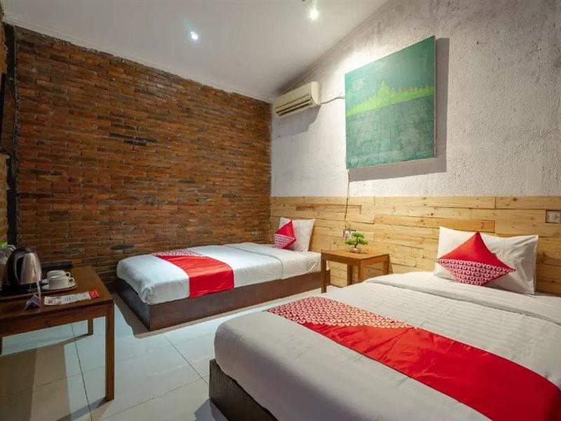 Oyo 2380 Alea Guesthouse Muntilan Zewnętrze zdjęcie