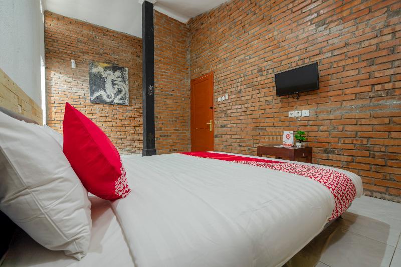 Oyo 2380 Alea Guesthouse Muntilan Zewnętrze zdjęcie