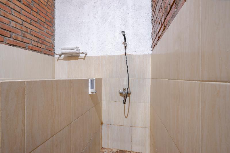 Oyo 2380 Alea Guesthouse Muntilan Zewnętrze zdjęcie