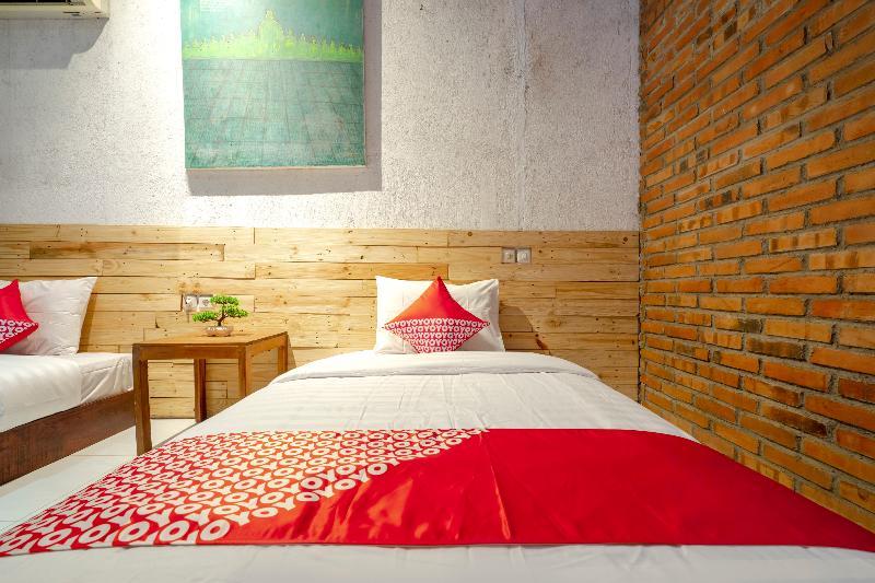 Oyo 2380 Alea Guesthouse Muntilan Zewnętrze zdjęcie