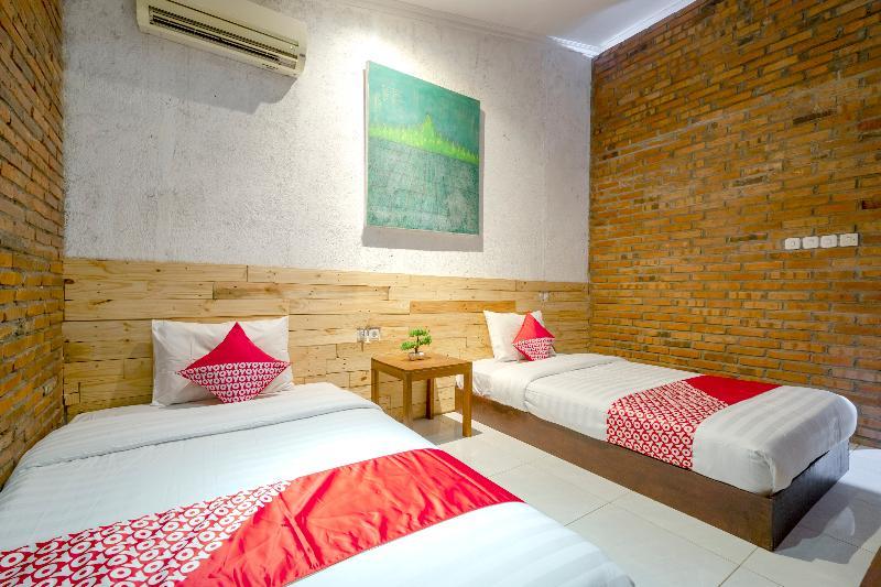 Oyo 2380 Alea Guesthouse Muntilan Zewnętrze zdjęcie